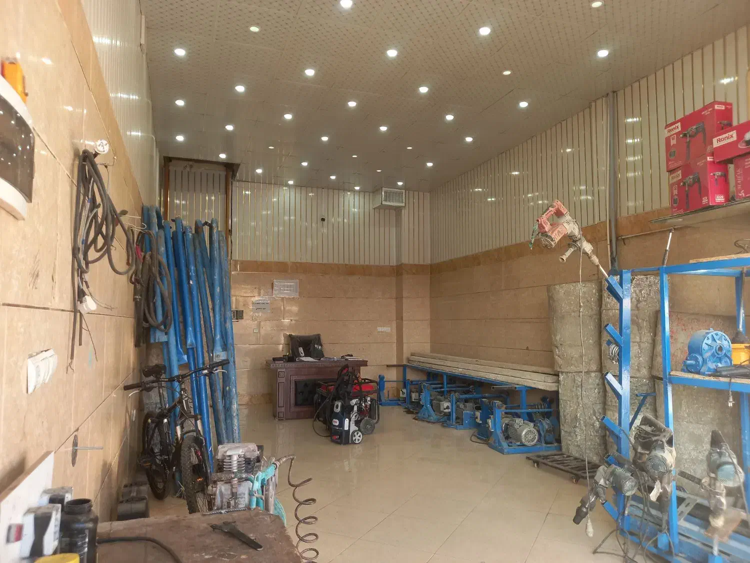 مغازه ۵۰متری خیابان تاجوک|اجارهٔ مغازه و غرفه|ملایر, |دیوار