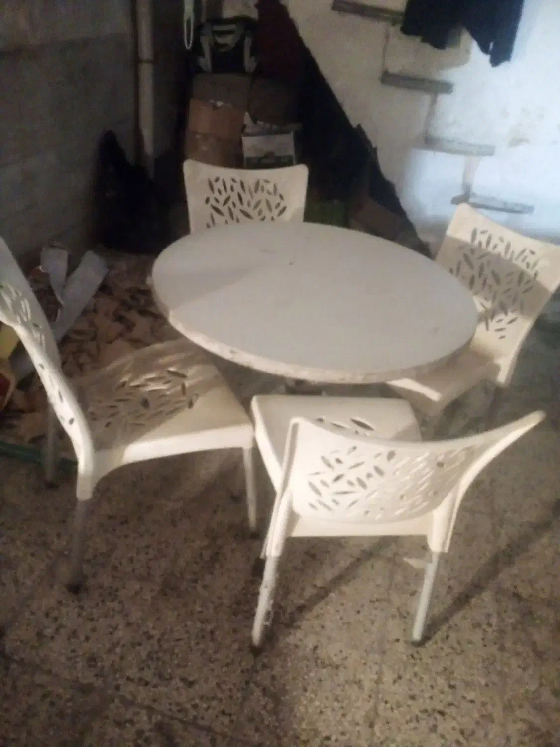 چهار عدد صندلی پلاستیکی باپایه فلزی،درحدنو|صندلی و نیمکت|سبزوار, ابارش|دیوار