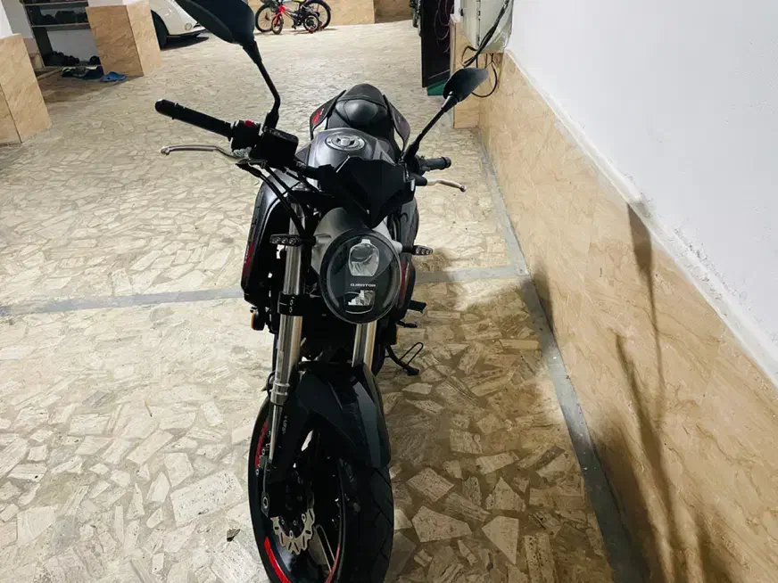 بنلی کیوجی جفت سیلندر|موتورسیکلت|فومن, |دیوار