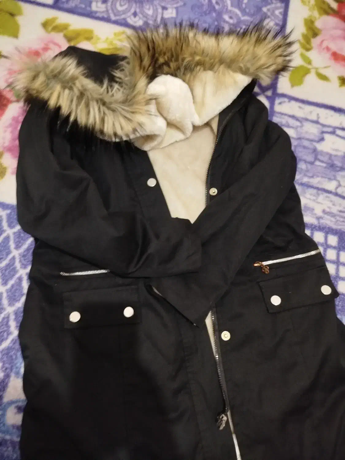 پالتو|لباس|مشهد, شهید علی محمدی|دیوار