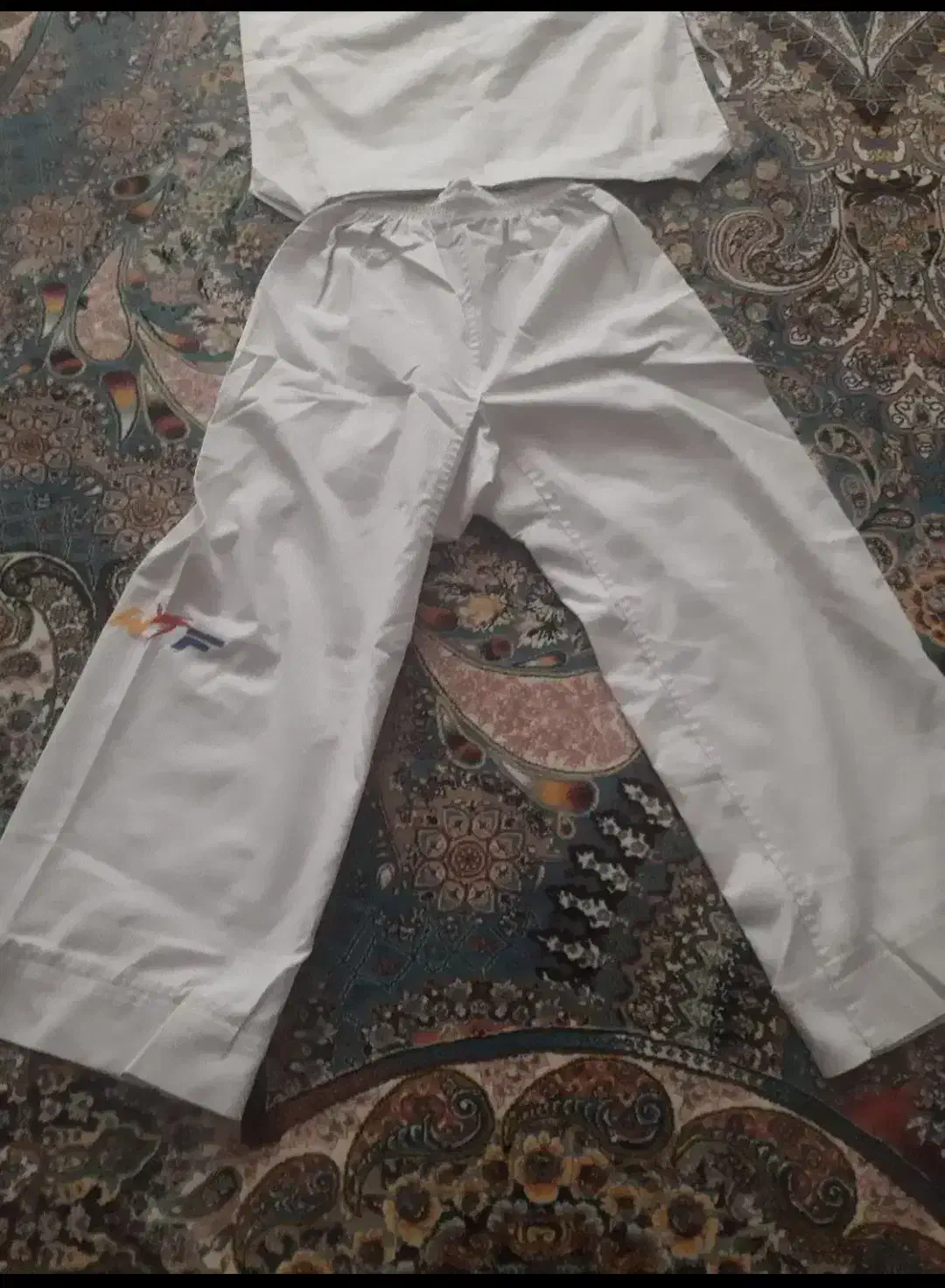 لباس فرم کبریتی و لباس مبارزه|تجهیزات ورزشی|بومهن, |دیوار