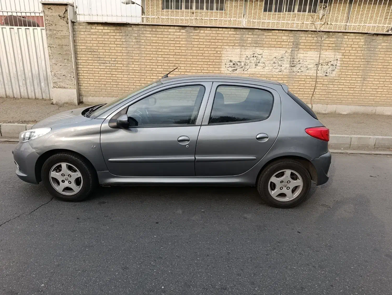 پژو۲۰۷|خودرو سواری و وانت|تهران, هفده شهریور|دیوار