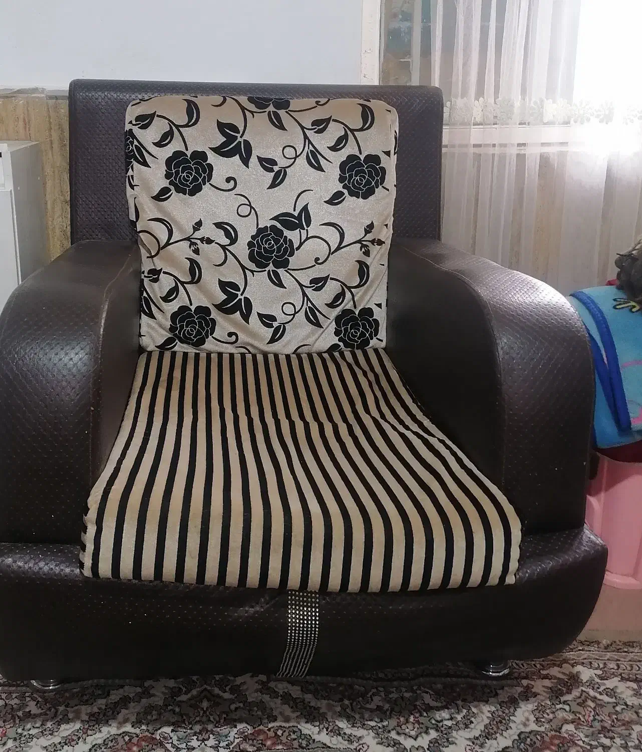 مبل راحتی|مبلمان اداری|نیشابور, حقیه|دیوار