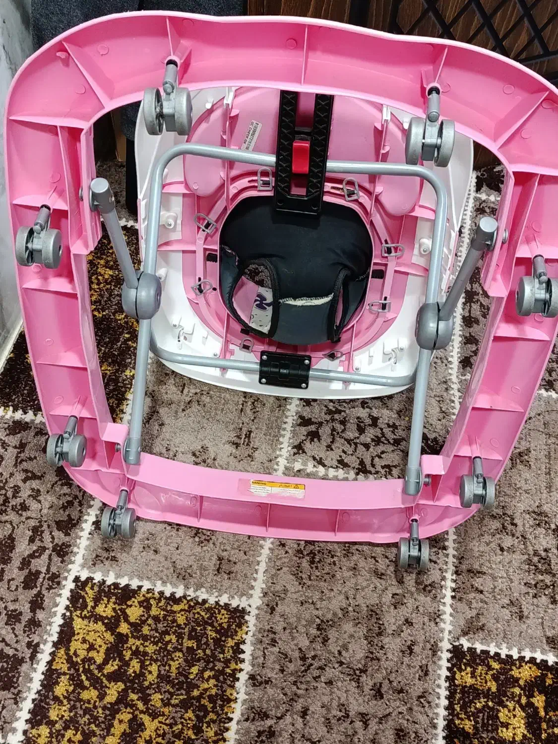 روروئک نو|کالسکه و لوازم جانبی|اهر, |دیوار