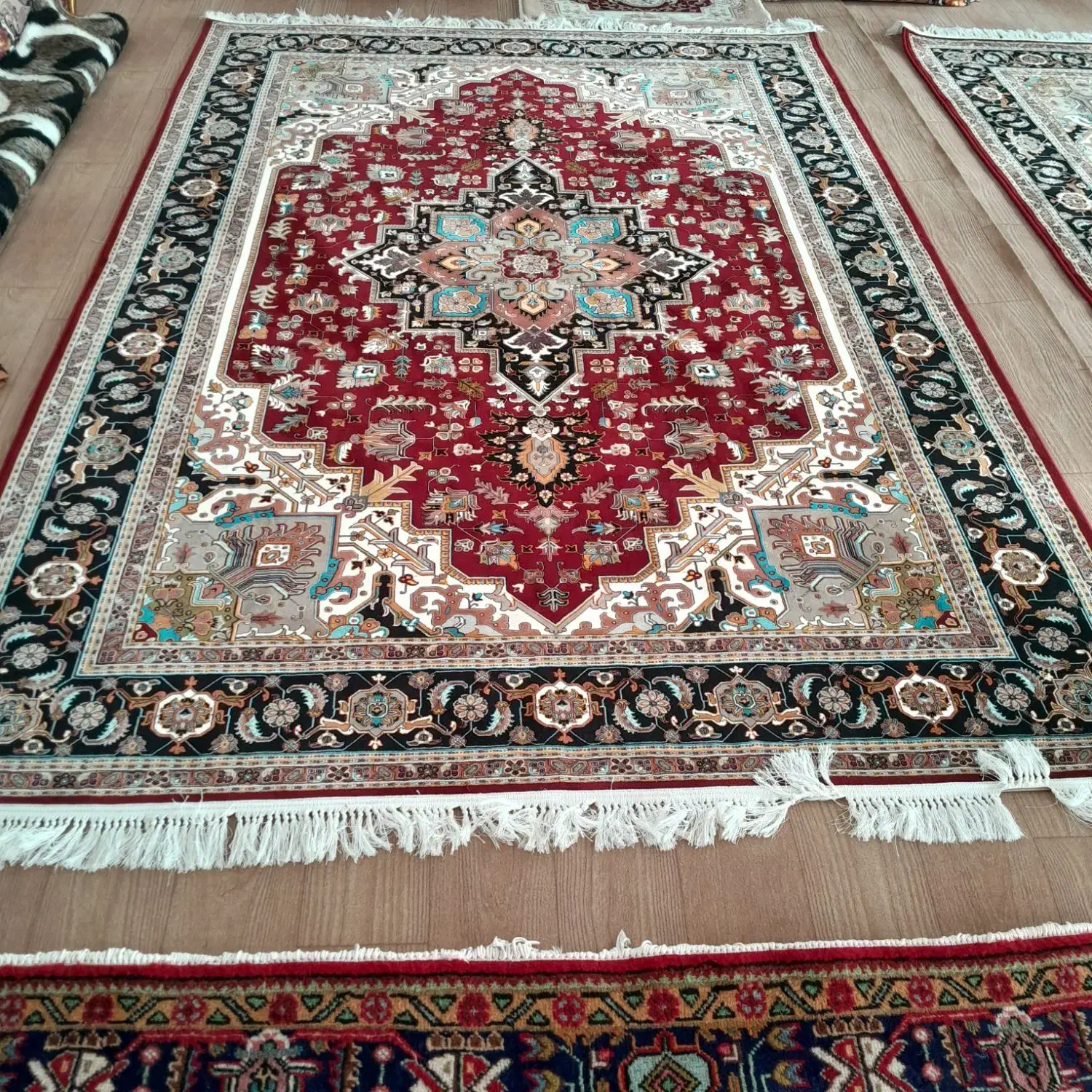 ی جفت فرش ماشینی نو ۴ روزه گرفتم|فرش|فیرورق, |دیوار