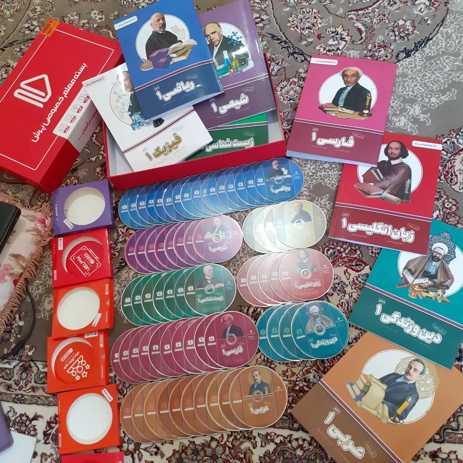 بسته کتاب و dvd های دهم تجربی پرش|کتاب و مجله آموزشی|تهران, ایوانک|دیوار