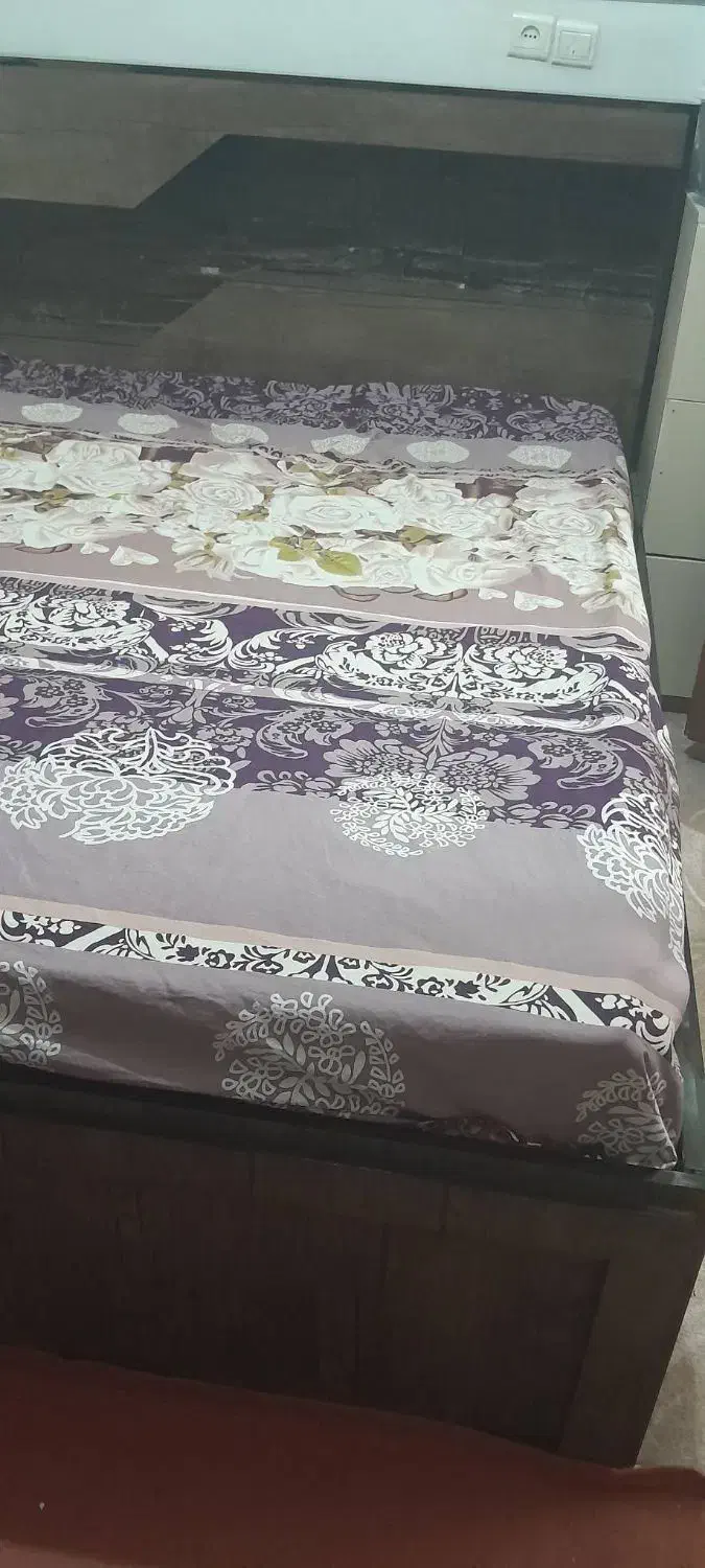 تخت خواب دونفره همراه با تشک|تخت و سرویس خواب|قدس, شهرقدس|دیوار