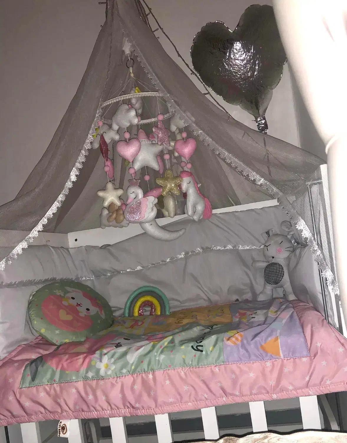 تخت نوزاد(گهواره شو)|تخت و صندلی بچه|اهواز, کمپلو جنوبی|دیوار