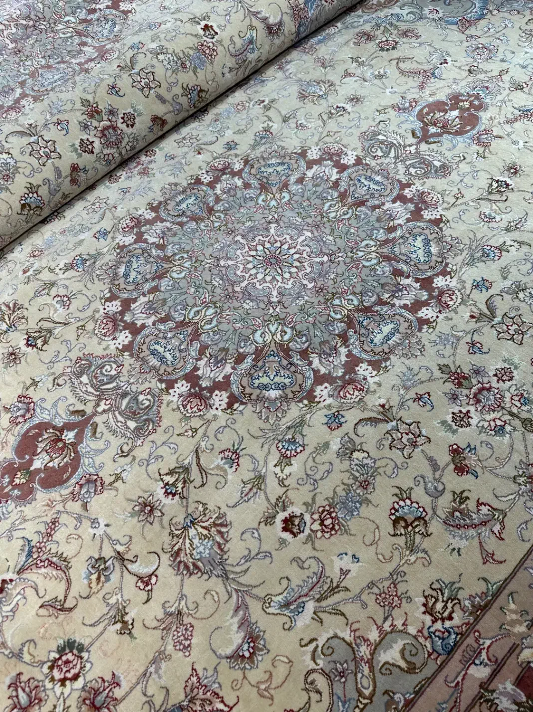 جفت ۹ متری ۴۰ رج در حد نو|فرش|تبریز, |دیوار