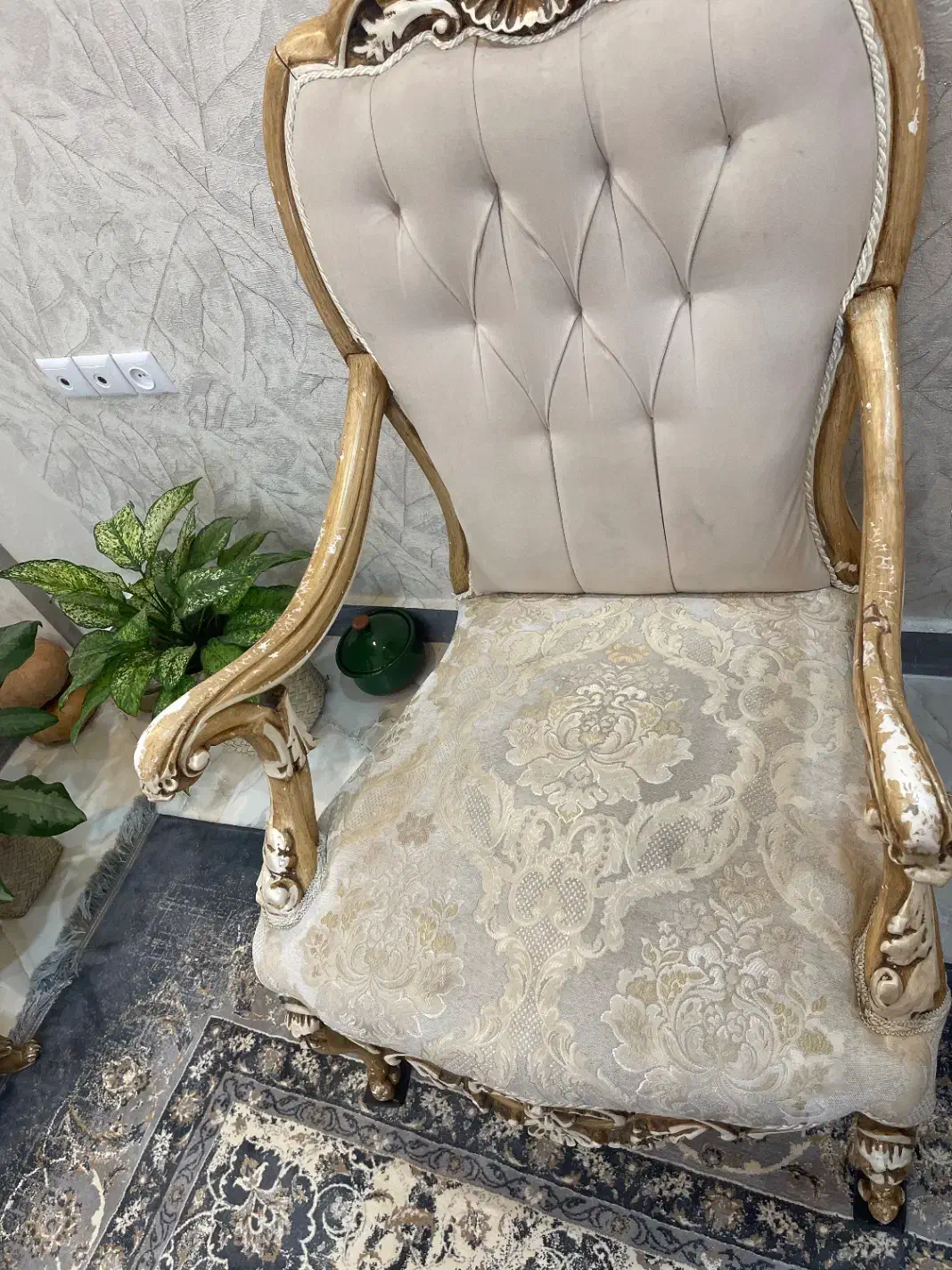 مبل سلطنتی ۷نفره|مبلمان خانگی و میز عسلی|لاهیجان, شیشه گران|دیوار