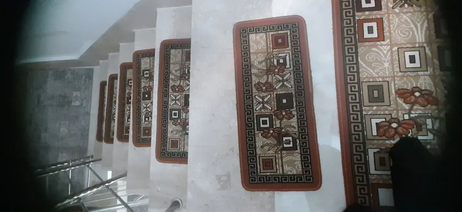 ۳۰ تا فرش پله با ۳ تا فرش پاگرد|فرش|مشگین شهر, |دیوار