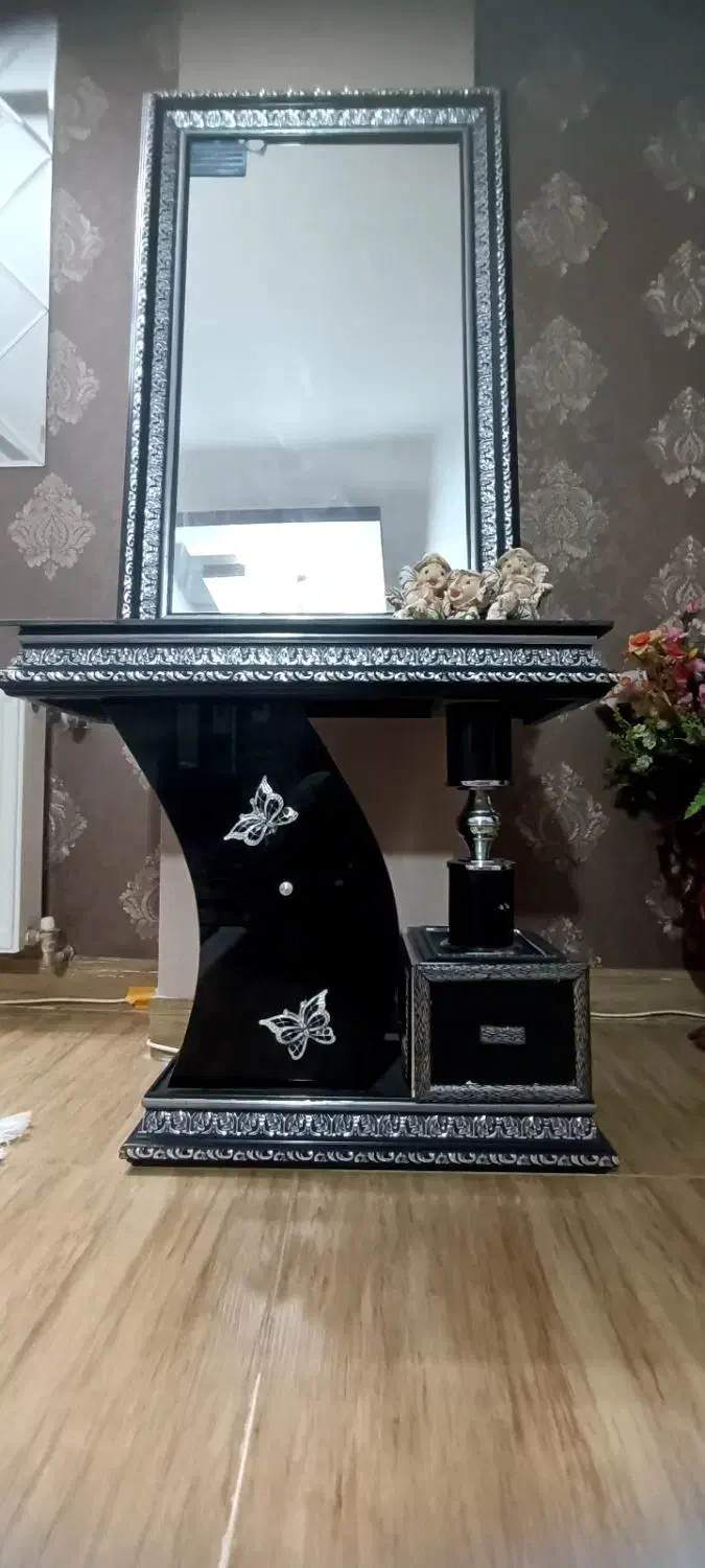 آینه مستطیل کاملا سالم با زیر آینه|آینه|قزوین, |دیوار