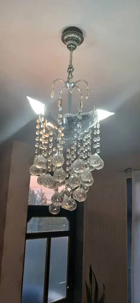 لوستر سه شاخه|لوستر و چراغ آویز|بندر انزلی, ساحل قو|دیوار