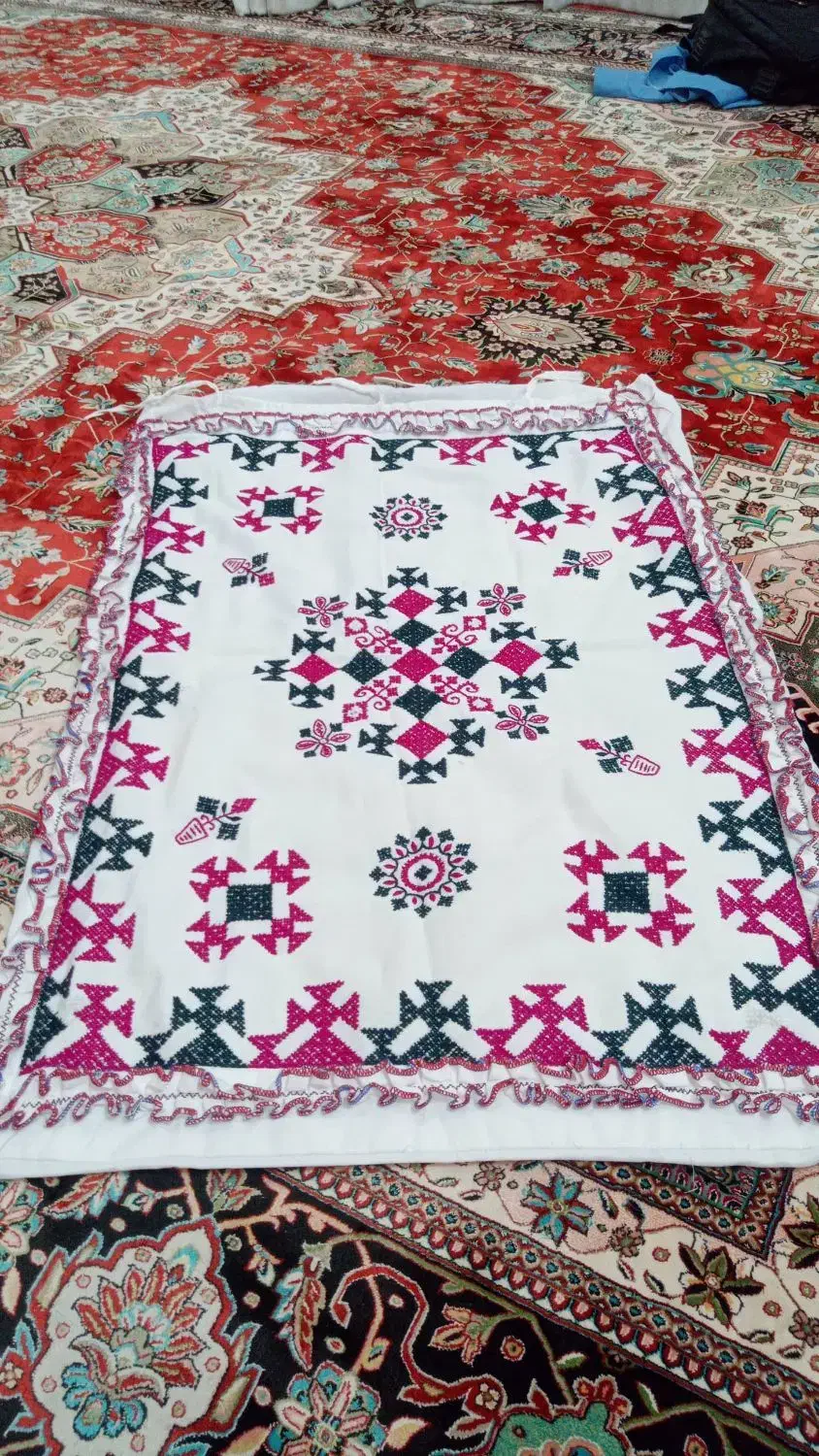 بالش پلیورای|رختخواب، بالش، پتو|تفتان, |دیوار