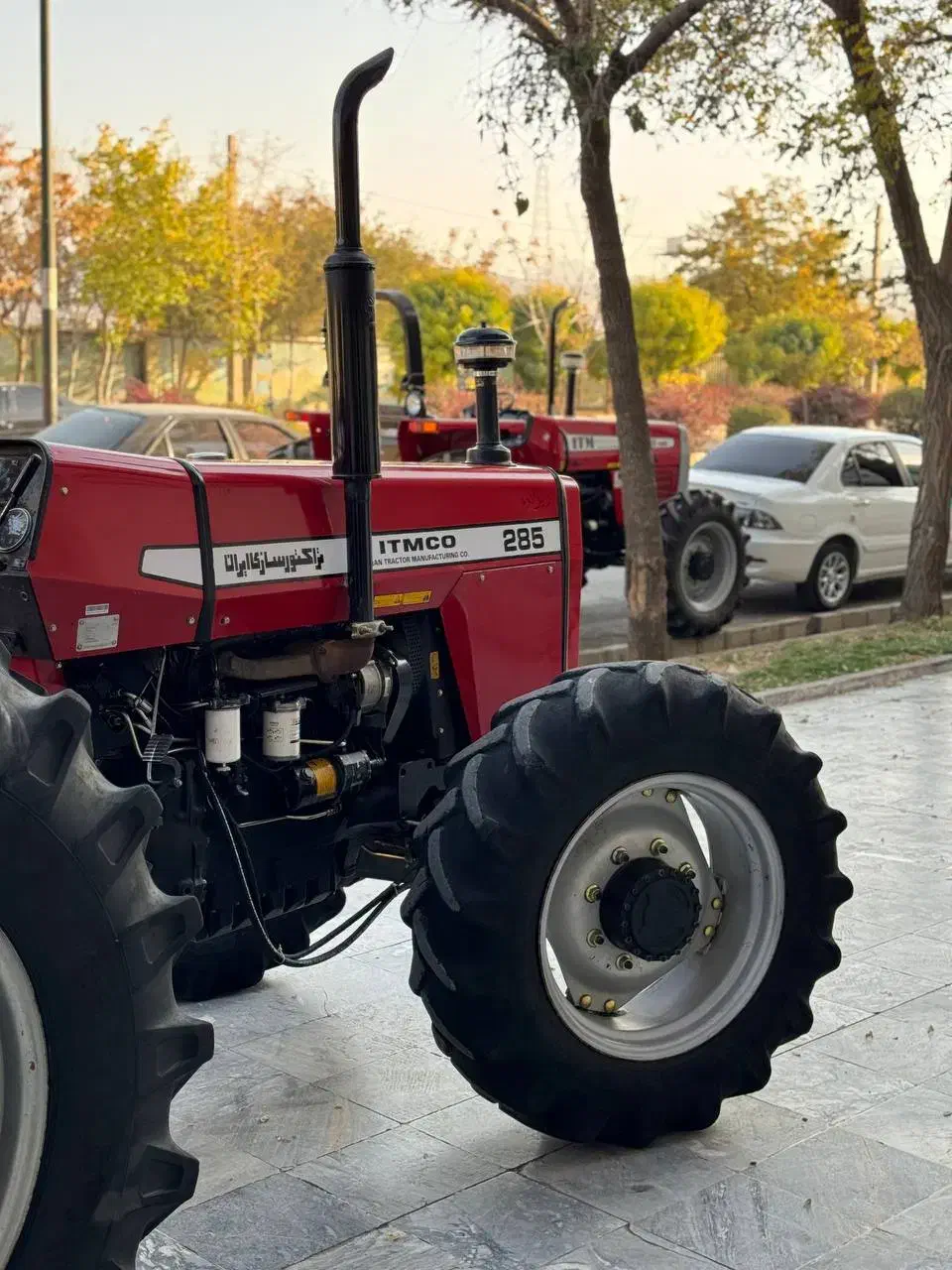 تراکتور ۲۸۵ جفت کارخانه عتیقه|خودرو سنگین|سنندج, |دیوار