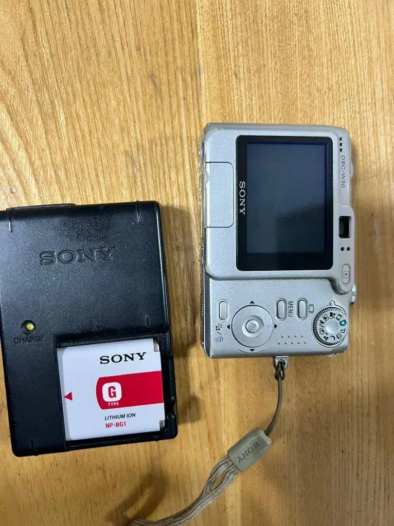 دوربین دیجیتال برند سونی SONY|دوربین عکاسی و فیلم‌برداری|تهران, یوسف‌آباد|دیوار