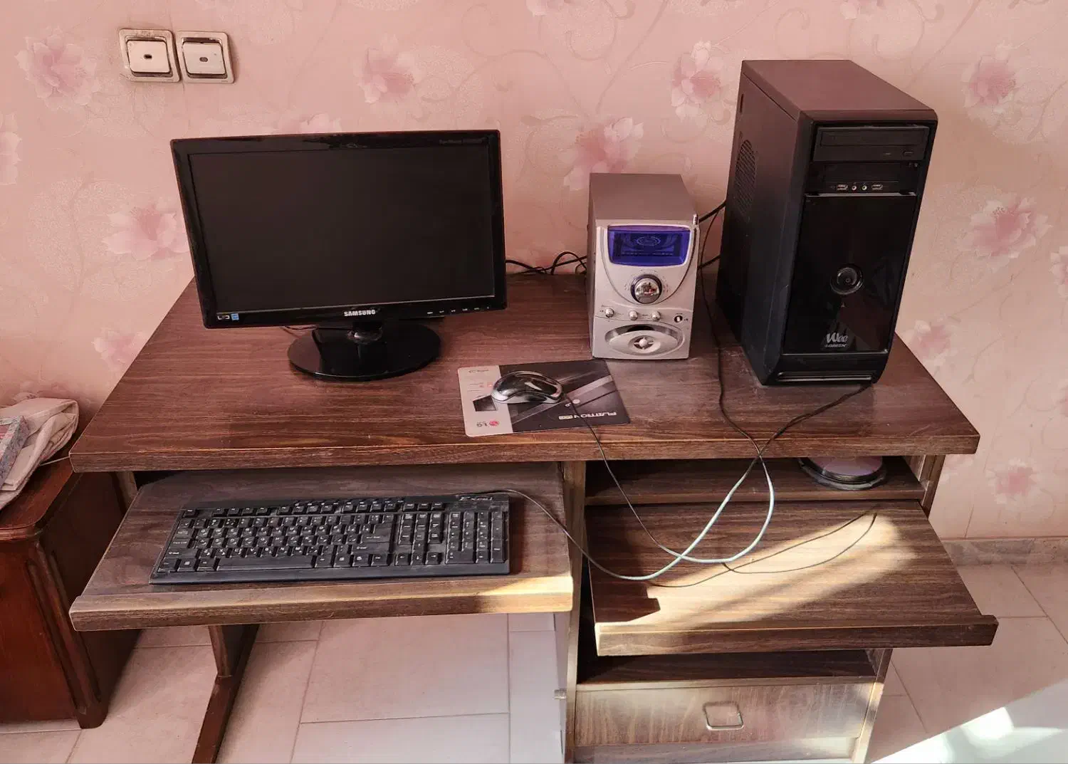 میز کامپیوتر|میز تحریر و کامپیوتر|ناغان, |دیوار