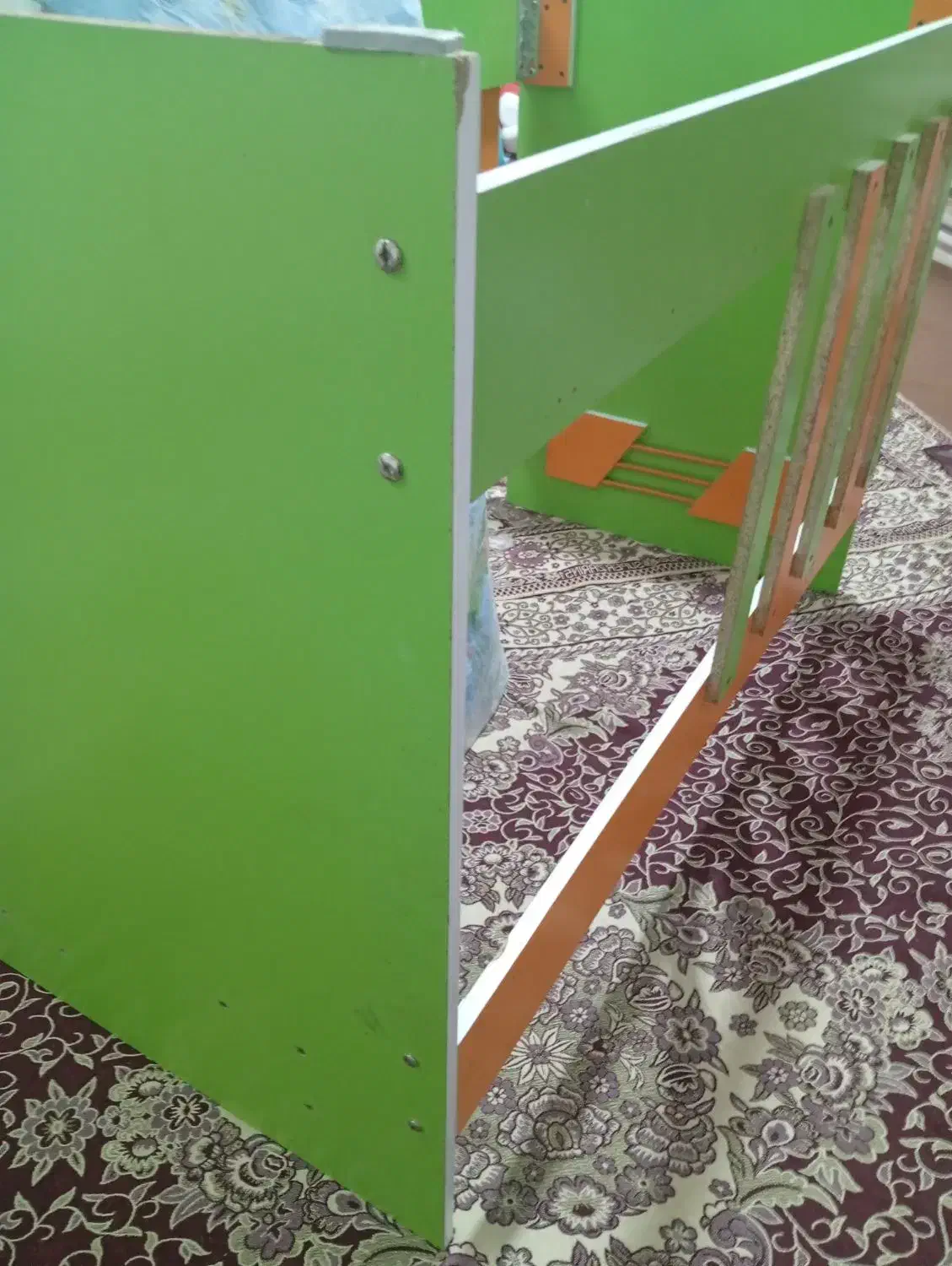 تخت خواب و سه چرخ کودکانه هر دو به فروش میرسد|تخت و سرویس خواب|خوی, |دیوار