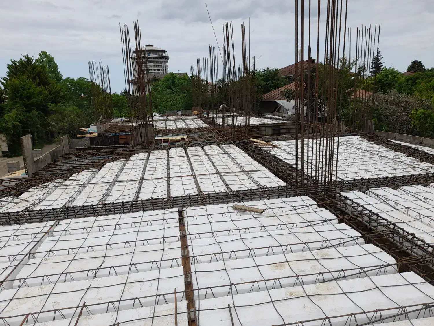 نیازمند استا کار و کارگر ساده هستم|استخدام معماری، عمران و ساختمانی|اردبیل, |دیوار