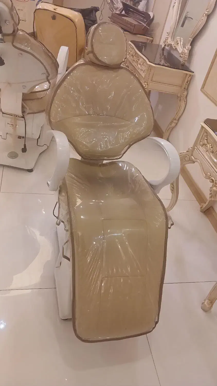 صندلی دندونپزشکی و سالن زیبایی|پزشکی|قم, صفاشهر|دیوار