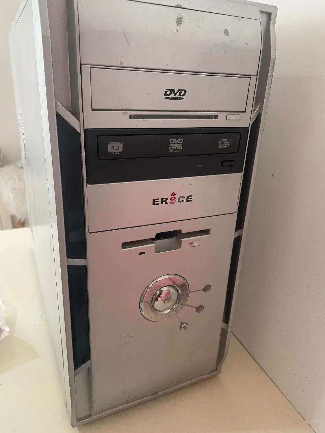 کیس کامپیوتر|رایانه رومیزی|رشت, رشتیان|دیوار