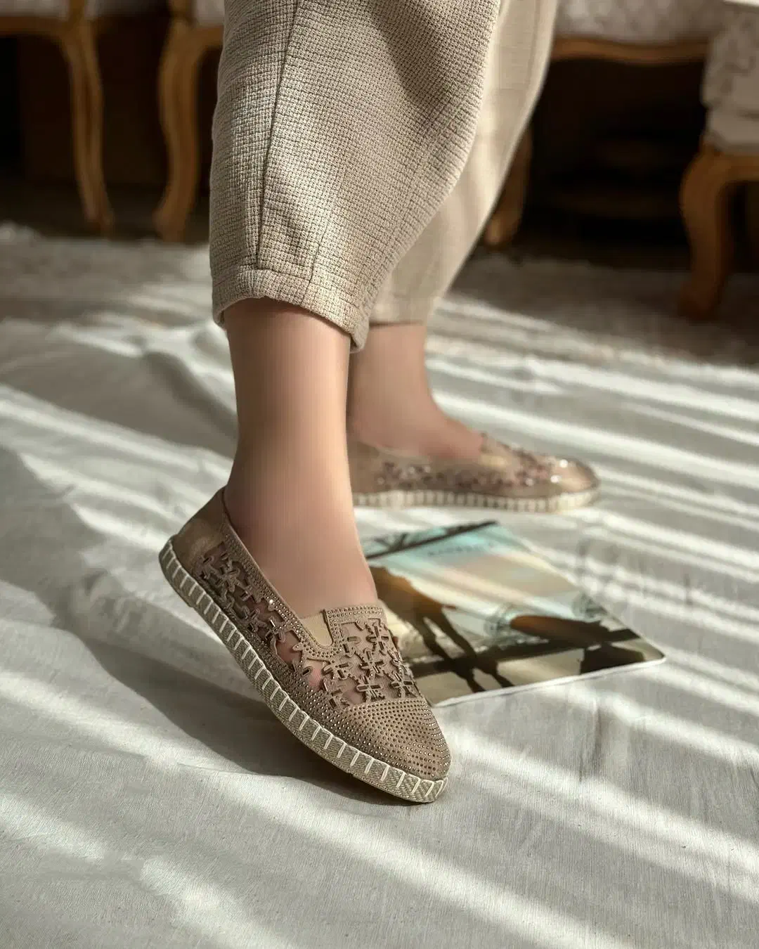 فروش یکجا ویترین همراه کل اجناس|کیف، کفش، کمربند|قائن, |دیوار