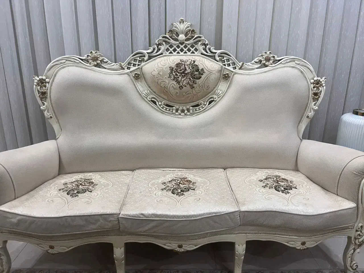 مبل ۹ نفره در حد|مبلمان خانگی و میز عسلی|قم, سالاریه|دیوار