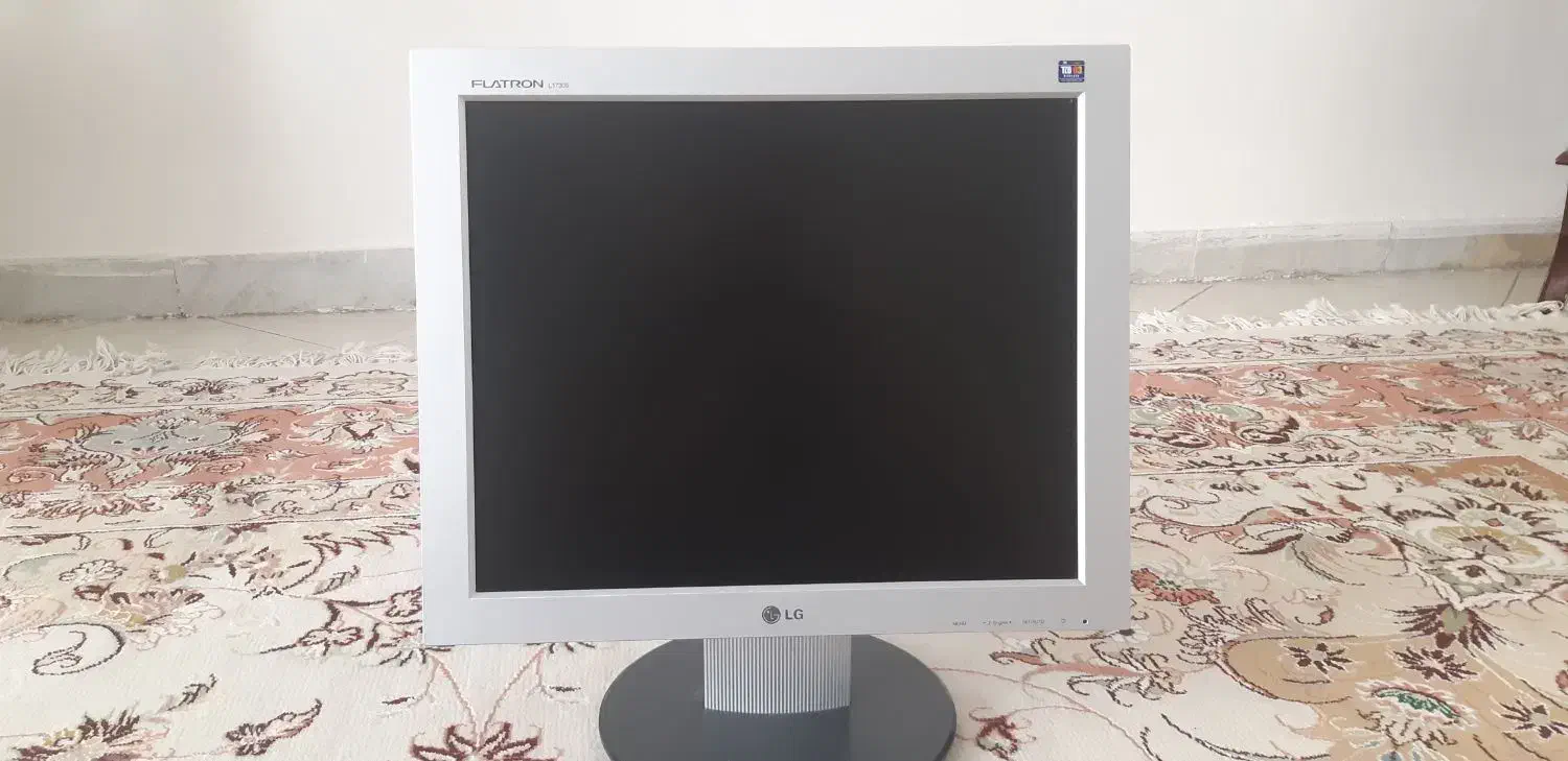 مانیتور ۱۷ اینچ الجی|قطعات و لوازم جانبی رایانه|نیشابور, بزرگمهر|دیوار