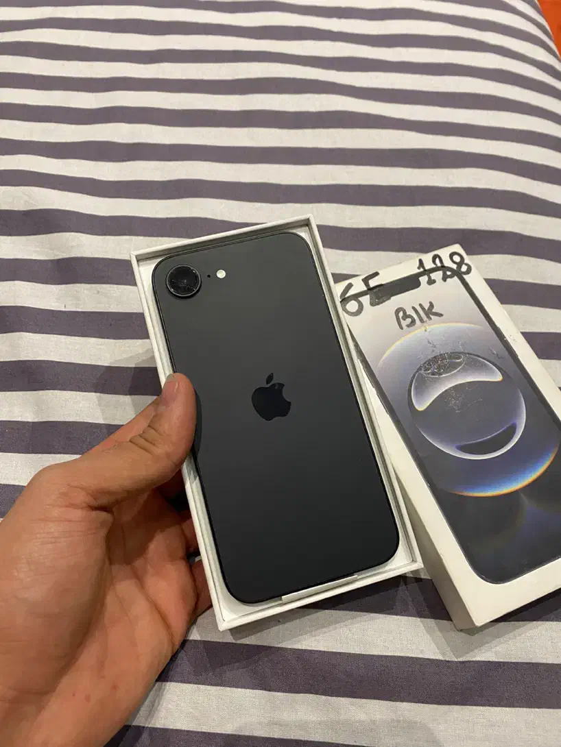 ایفون ۱۶e|موبایل|فردیس, خیام شرقی|دیوار