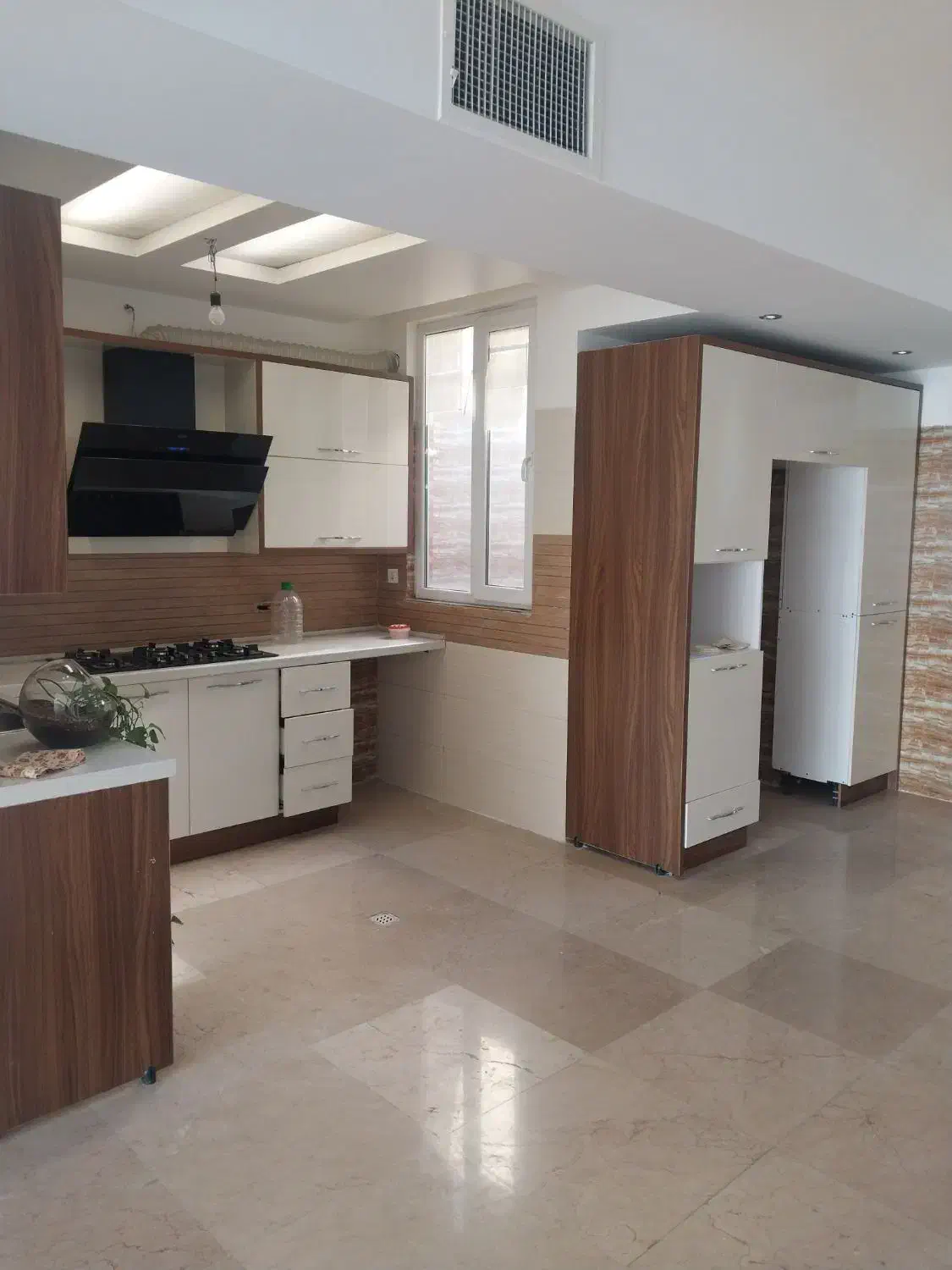 اپارتمان ۱۴۰متری فول کلید نخورده