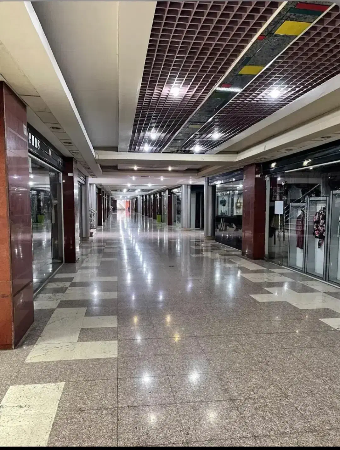 مغازه ۱۸ متری بازار بزرگ ولیعصر|اجارهٔ مغازه و غرفه|تهران, شهرک ولیعصر جنوبی|دیوار