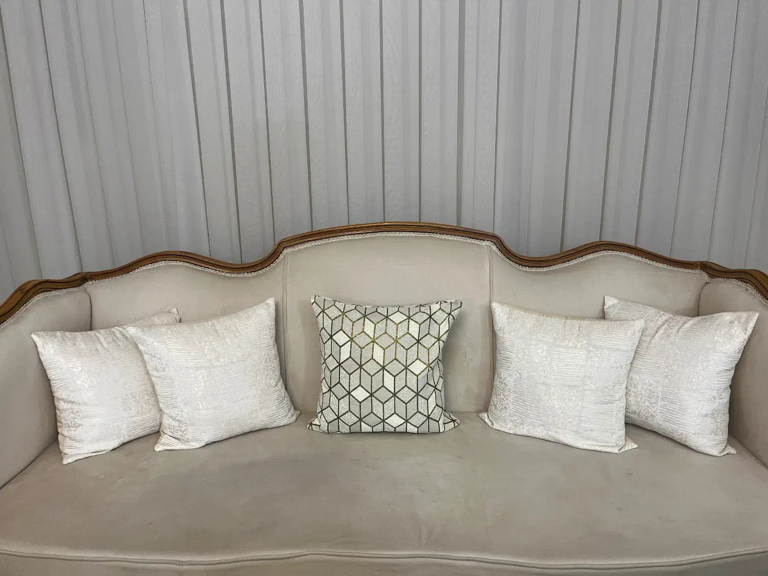 کوسن|پرده، رانر، رومیزی|قم, انسجام|دیوار