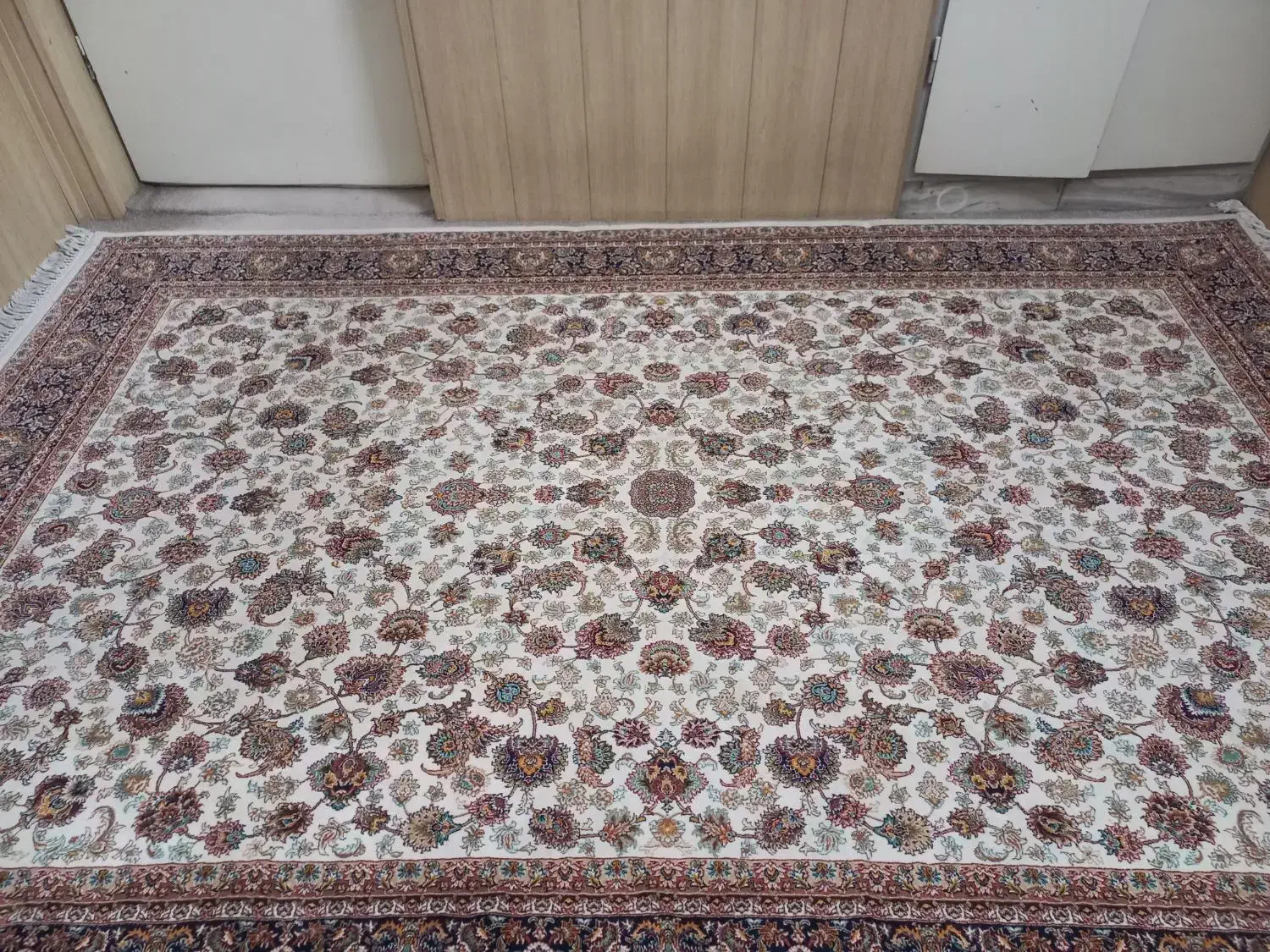 فروش فرش ماشینی شش متری|فرش|شیراز, شهرک بهار|دیوار