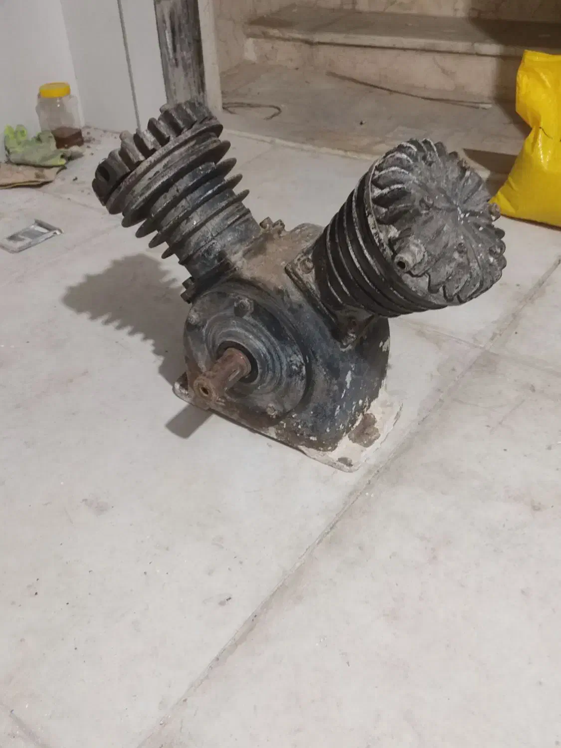 کمپرسور باد صنعتی خورجینی قدیمی/اصلی /جون دار|ابزارآلات|اصفهان, فرهنگیان|دیوار