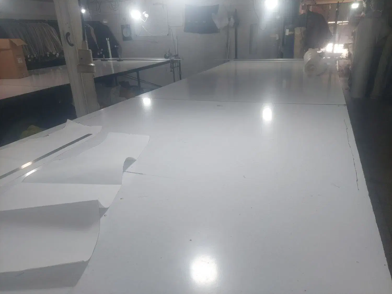 کمک برشکاری و وسط کاری پای میز برش|استخدام صنعتی، فنی، مهندسی|تهران, شهرک بعثت|دیوار