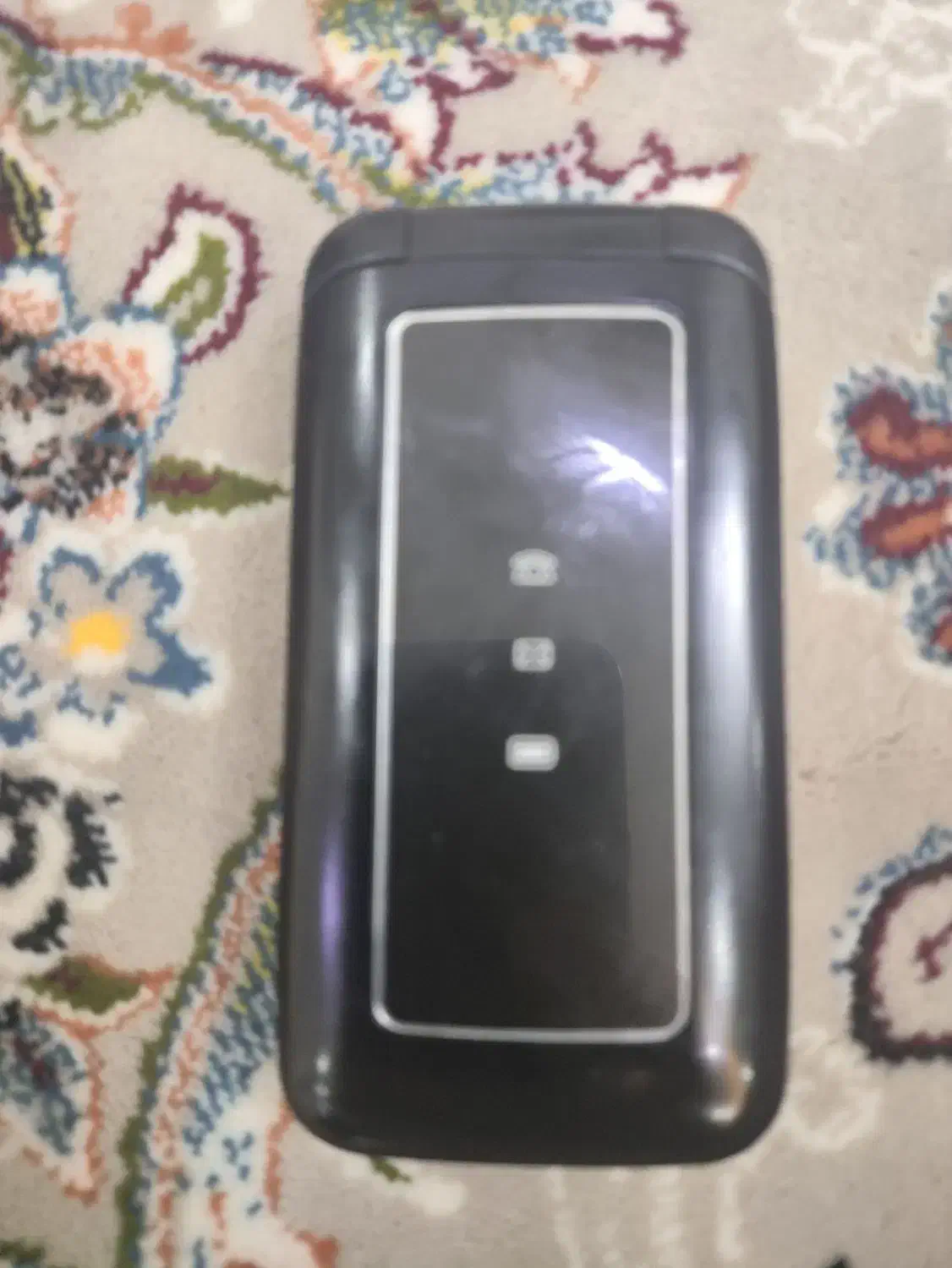 گوشی درب دار جی ال ایکس جعبه شارژر دارد|موبایل|باقرشهر, |دیوار