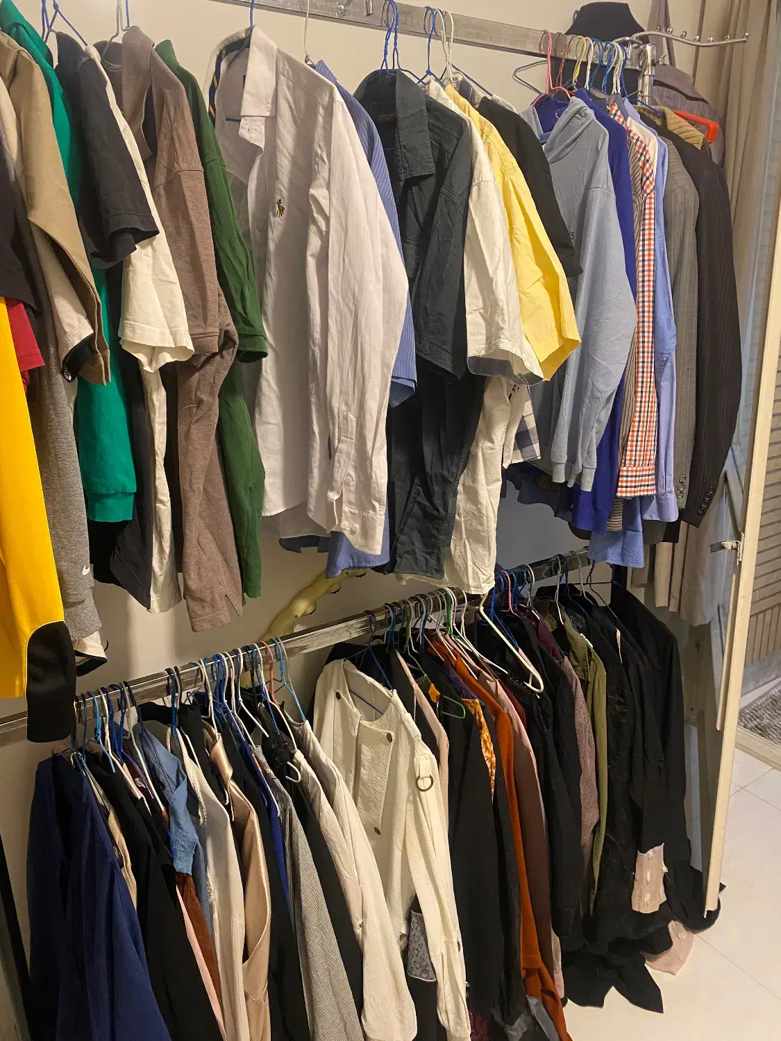 ۹۰۰عدد انواع لباس زنانه خارجی بعلت مهاجرت|لباس|تهران, جنت‌آباد مرکزی|دیوار