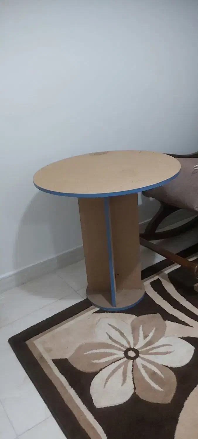 میز گرد|میز تلفن|رشت, کوی فکوری|دیوار