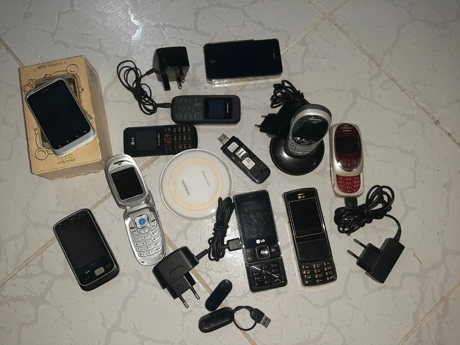 انواع قطعات اصلی برد السیدی قاب باطری شارژر هندسفر|لوازم جانبی موبایل و تبلت|پارسآباد, |دیوار