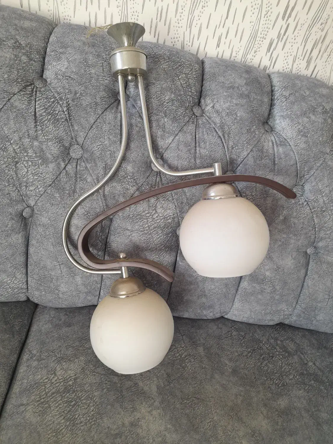 لوستر کاملا سالم|لوستر و چراغ آویز|رشت, کوی غلام نیا|دیوار