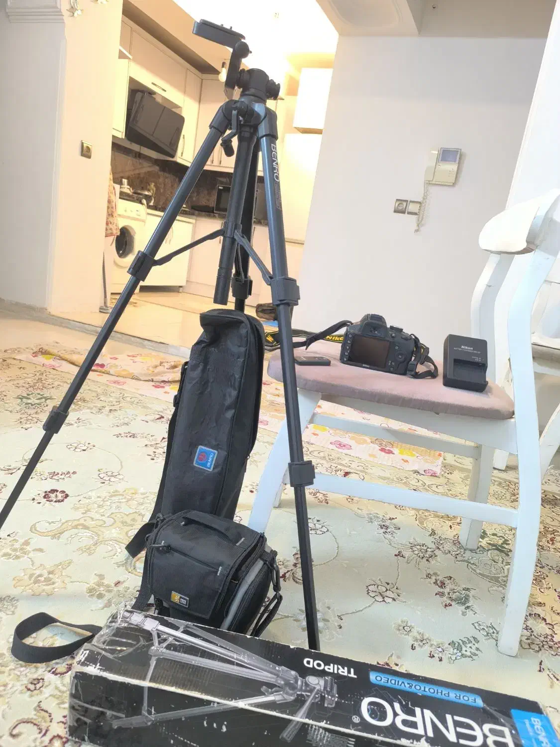 دوربین نیکون D3200 با پایه و لوازم کامل|دوربین عکاسی و فیلمبرداری|تهران, فلسطین (میدان انقلاب)|دیوار