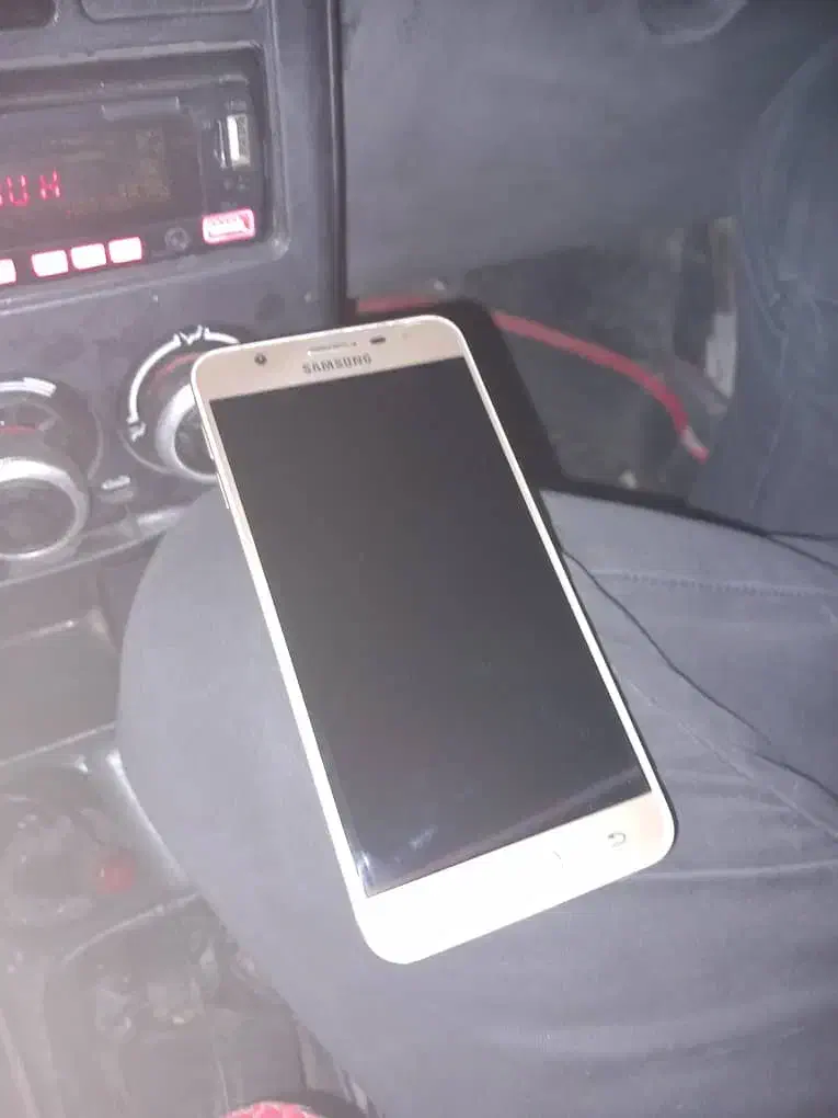 گوشیj7|موبایل|کارون, |دیوار