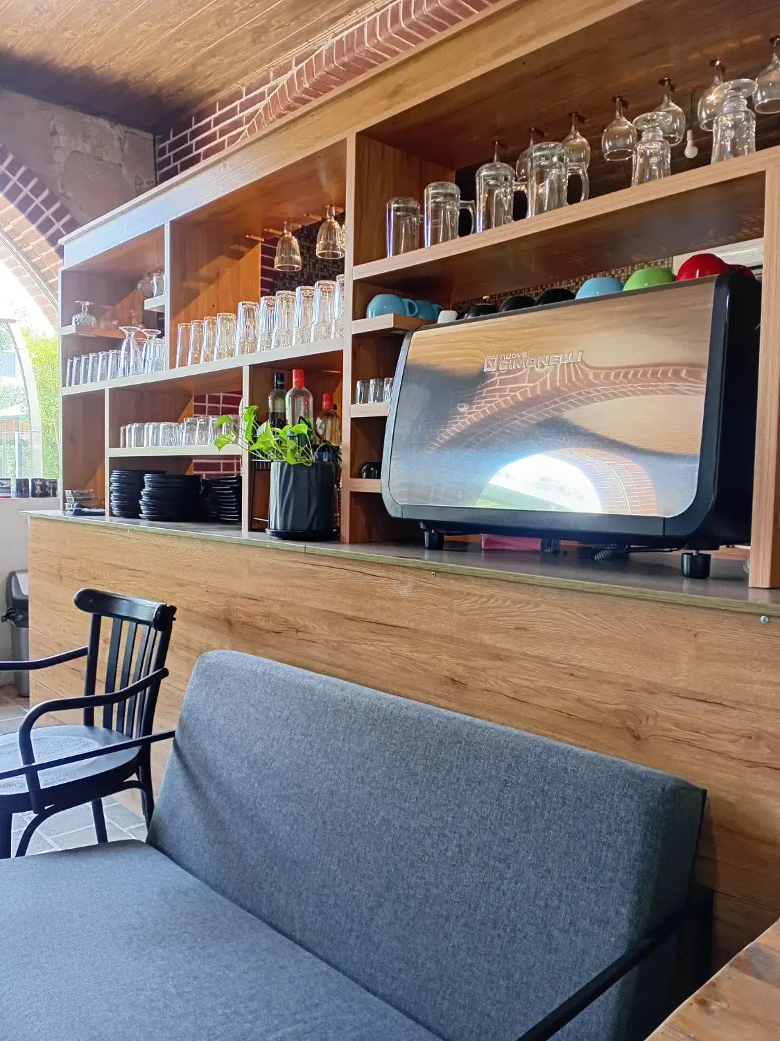 همکارجهت کاردرکافه رستوران|استخدام خدمات فروشگاه و رستوران|ایزدشهر, |دیوار