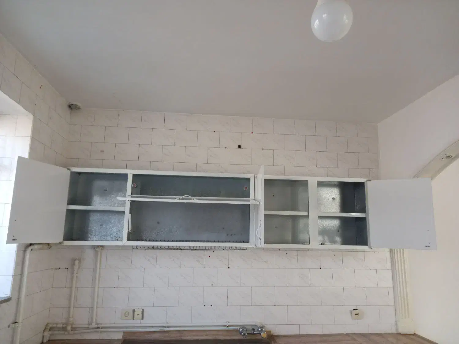 کابینت|آب‌چکان و نظم‌دهنده ظروف|تربت‌حیدریه, شهرک ولیعصر|دیوار