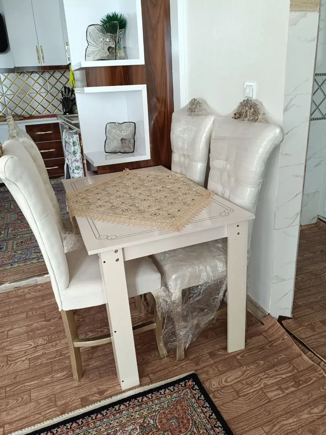 میز غذا خوری نو|میز و صندلی غذاخوری|اردبیل, |دیوار