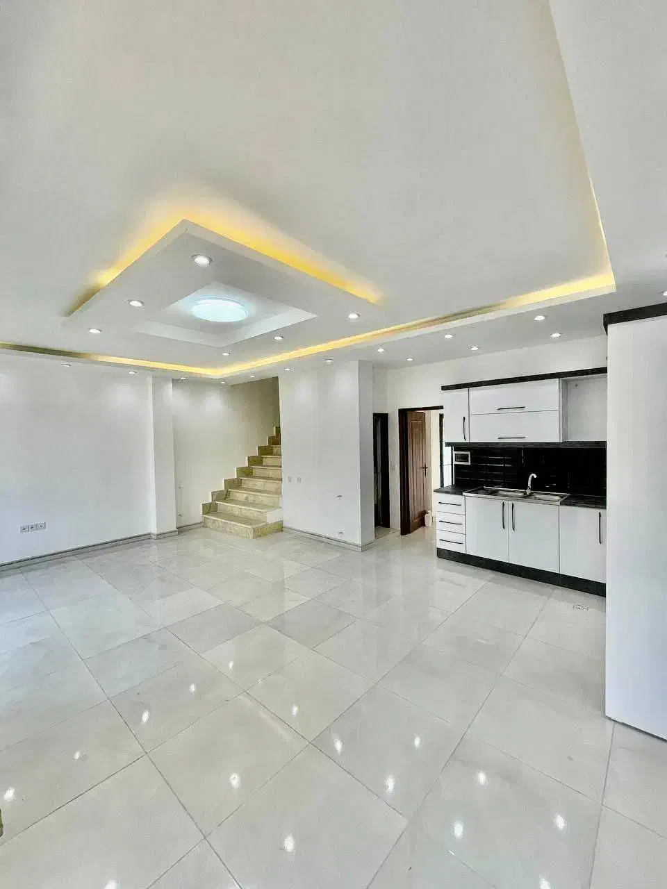 ویلا دوبلکس سندتکبرگ انشعابات اختصاصی|فروش خانه و ویلا|تهران, دروازه شمیران|دیوار