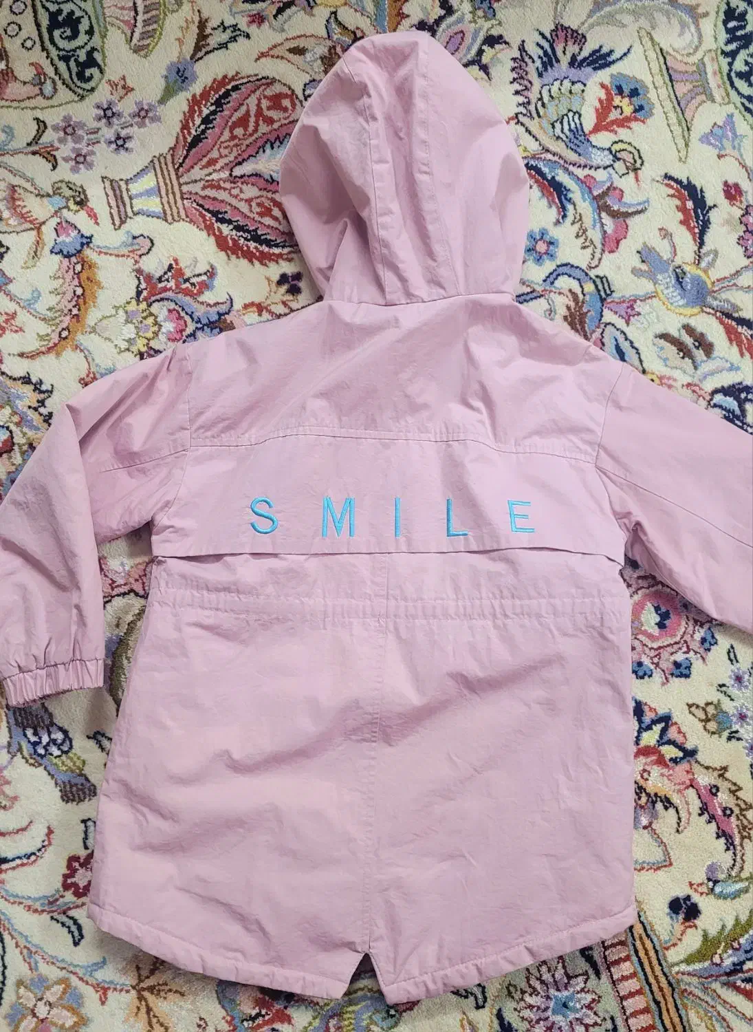 کاپشن خارجی|لباس|تربت‌حیدریه, باغ ملی|دیوار