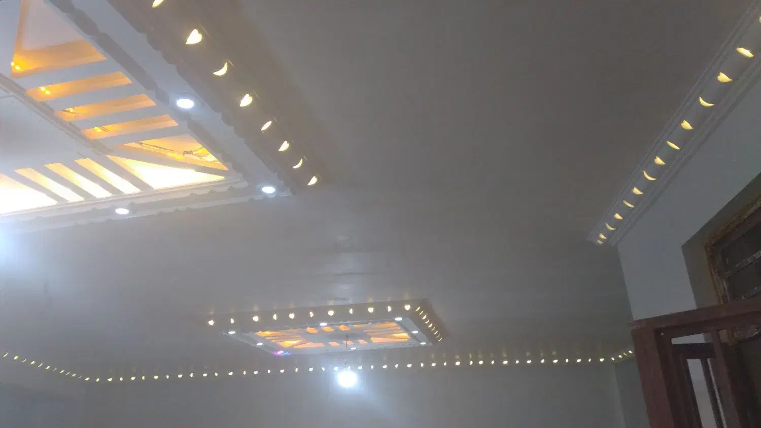 برق کار سیم کشی ساختمان برقکار  رفع اتصالی برقکش|خدمات پیشه و مهارت|زابل, |دیوار