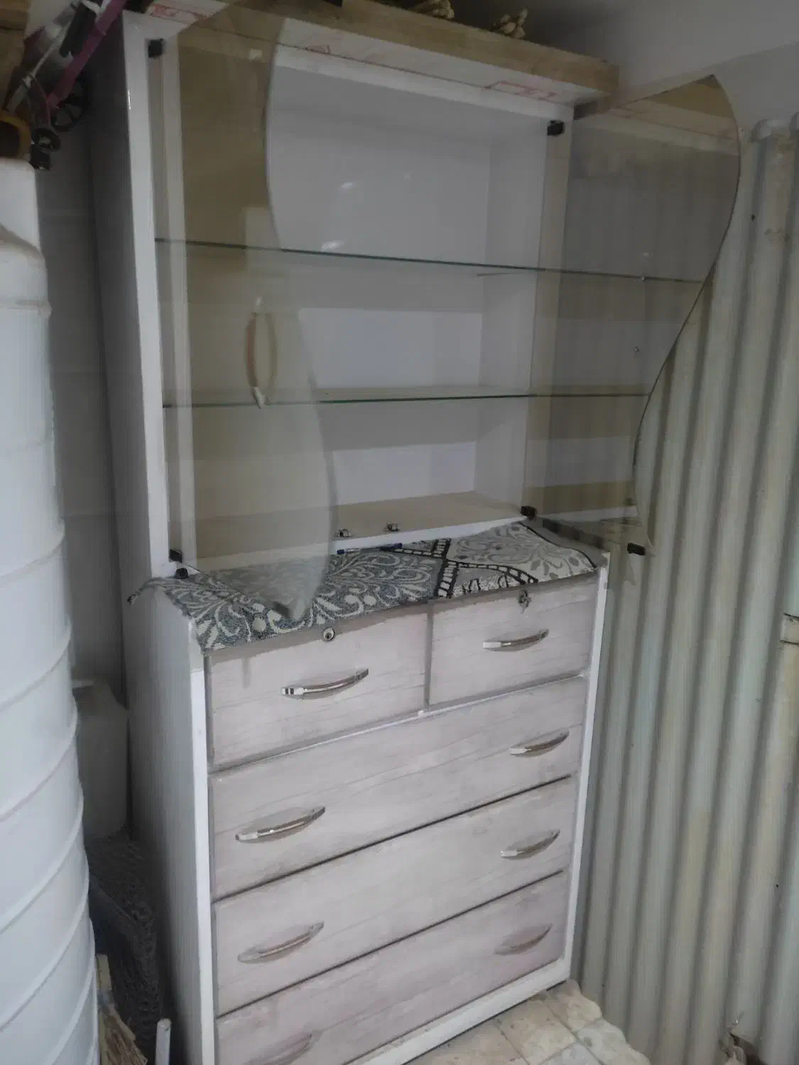 دراور آهنی سالم بدونه خرابی فروشی|جاکفشی، کمد، دراور|عقدا, |دیوار