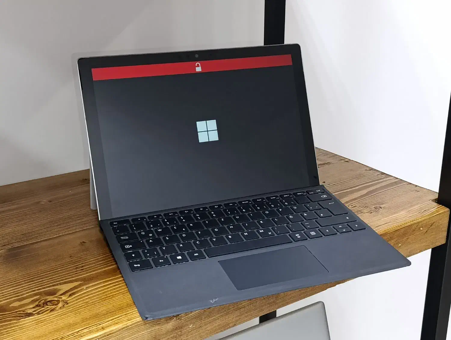 surface pro 5 با رم ۸ و همراه با کیبورد|رایانه همراه|مشهد, کوثر|دیوار